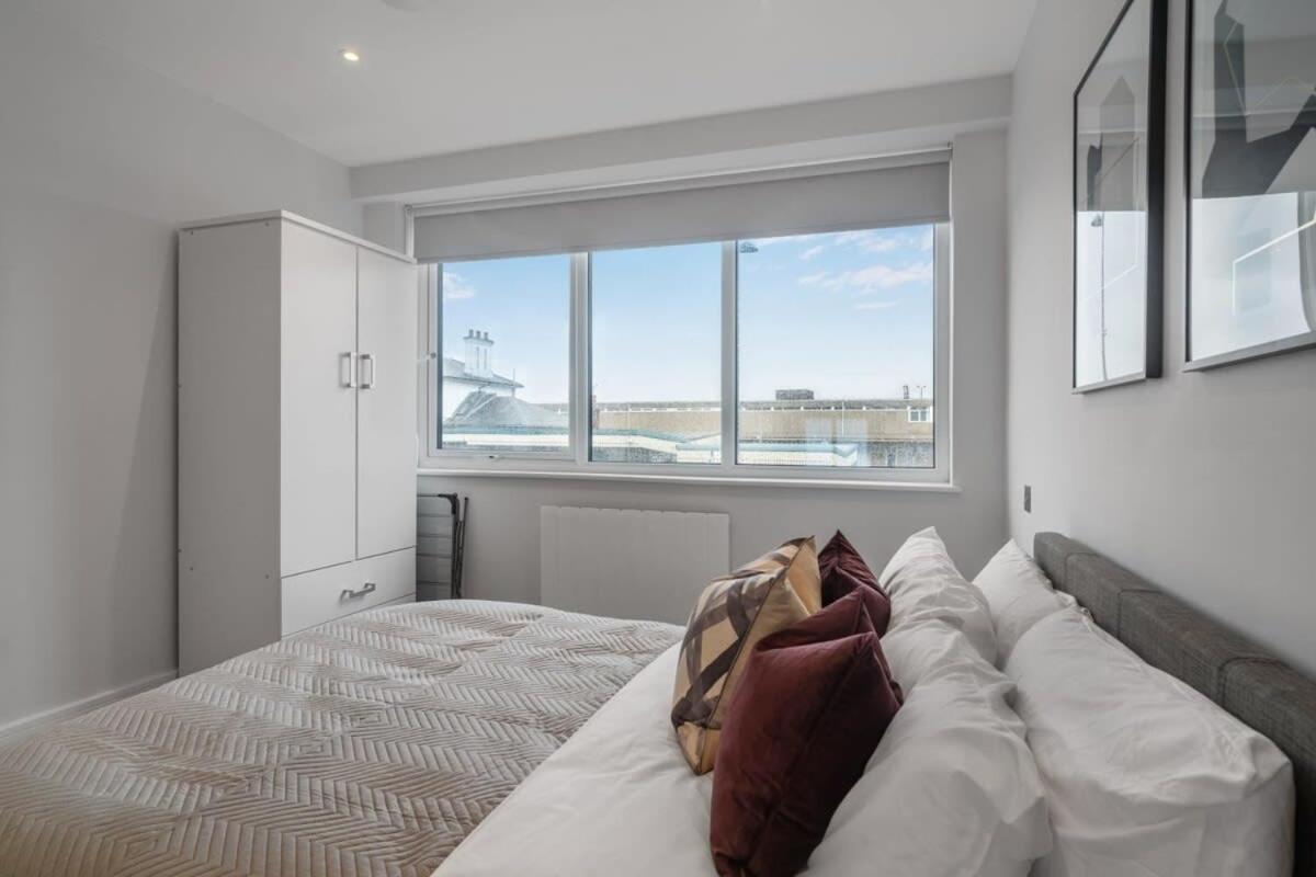 Lovely 1 Bedroom Apartment In The Heart Of Eastleigh Eksteriør billede
